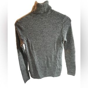 Uniqlo 100% wool turtleneck